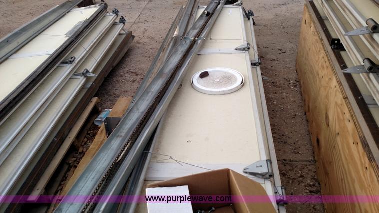 image for item BR9397 Overhead door