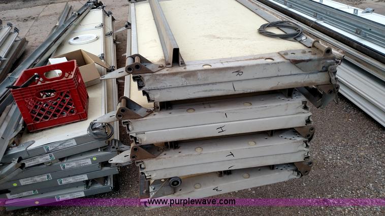 image for item BR9398 Overhead door