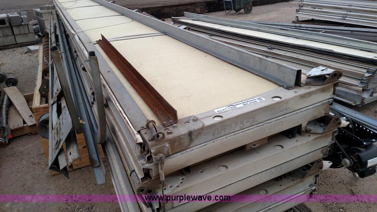 image for item BR9398 Overhead door