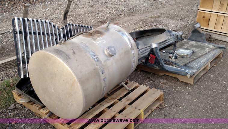 image for item BR9402 Assorted truck parts