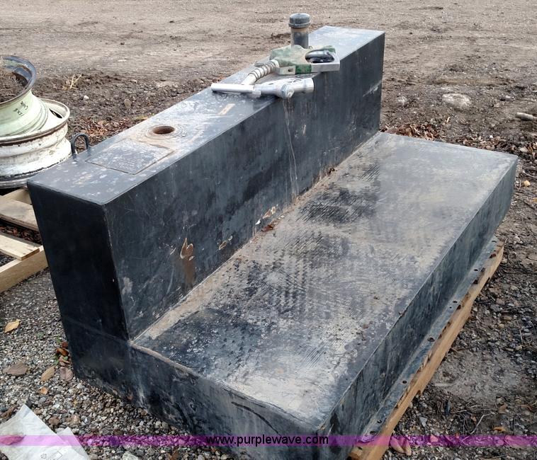 image for item BR9406 L-shaped fuel tank