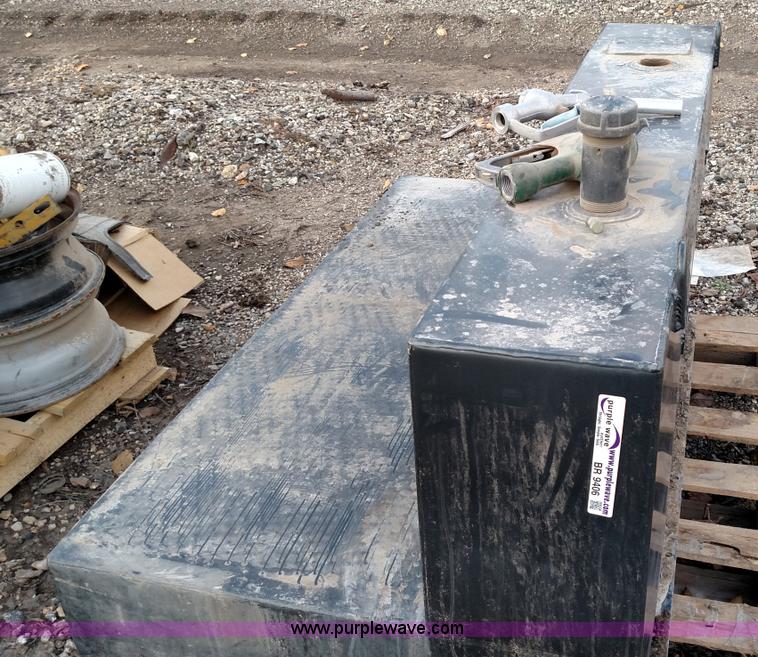 image for item BR9406 L-shaped fuel tank