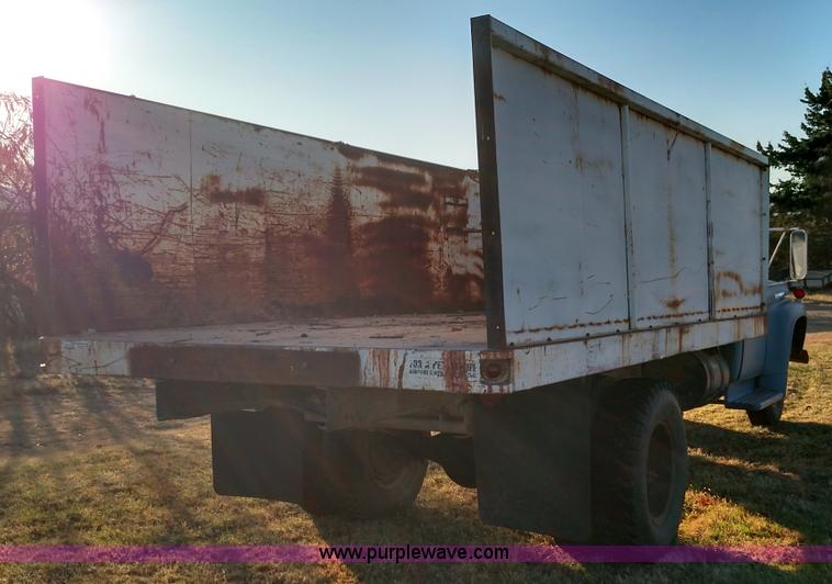 image for item BR9435 1961 Ford F600 grain truck