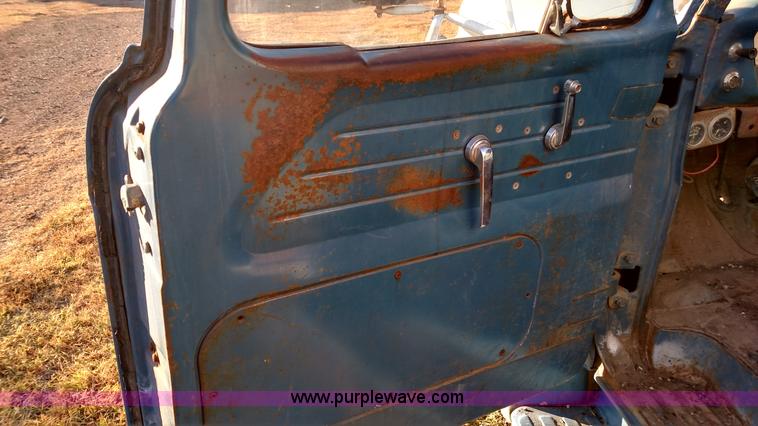 image for item BR9435 1961 Ford F600 grain truck