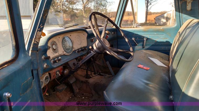 image for item BR9435 1961 Ford F600 grain truck