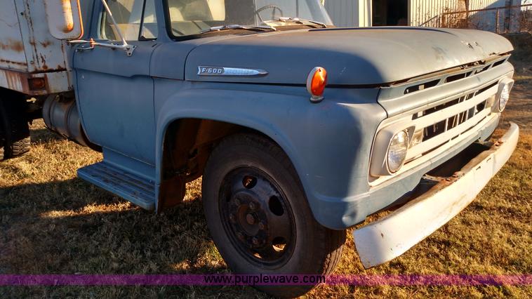 image for item BR9435 1961 Ford F600 grain truck