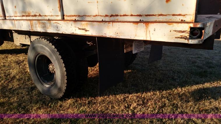 image for item BR9435 1961 Ford F600 grain truck