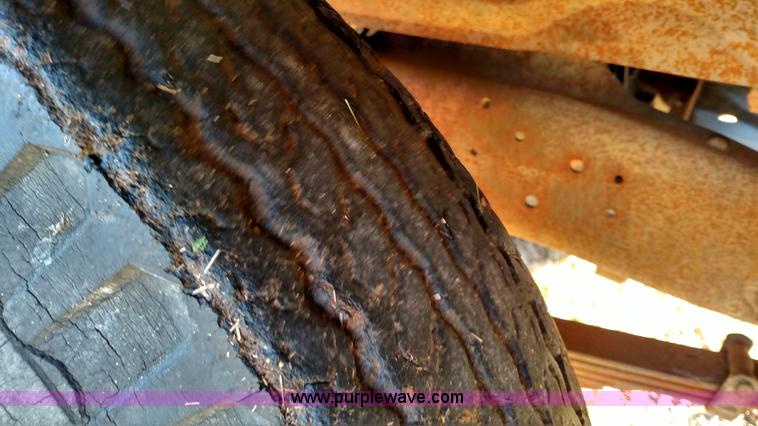 image for item BR9435 1961 Ford F600 grain truck