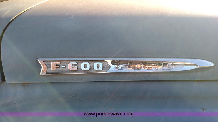 image for item BR9435 1961 Ford F600 grain truck