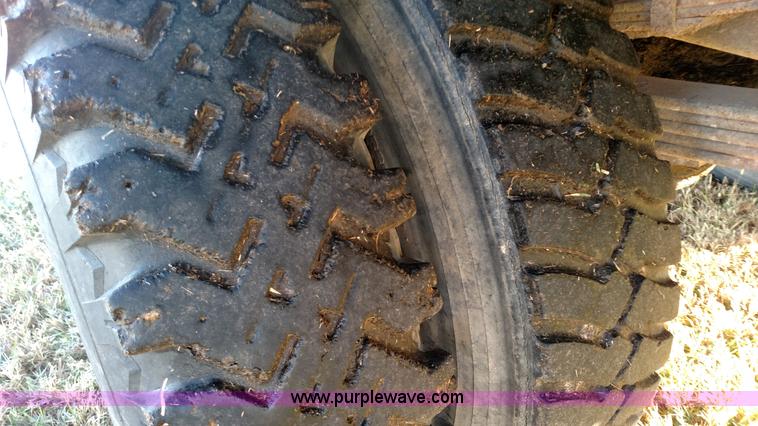 image for item BR9435 1961 Ford F600 grain truck