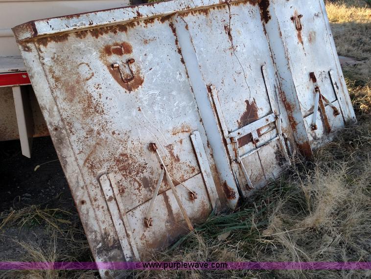 image for item BR9435 1961 Ford F600 grain truck