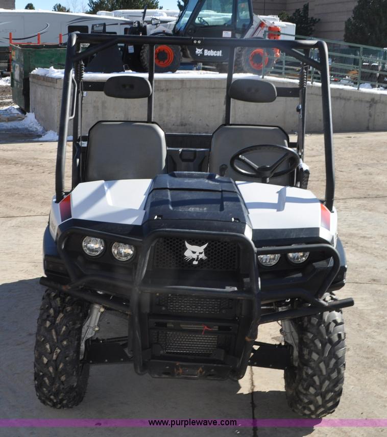 image for item G7060 2011 Bobcat 3400 utility vehicle
