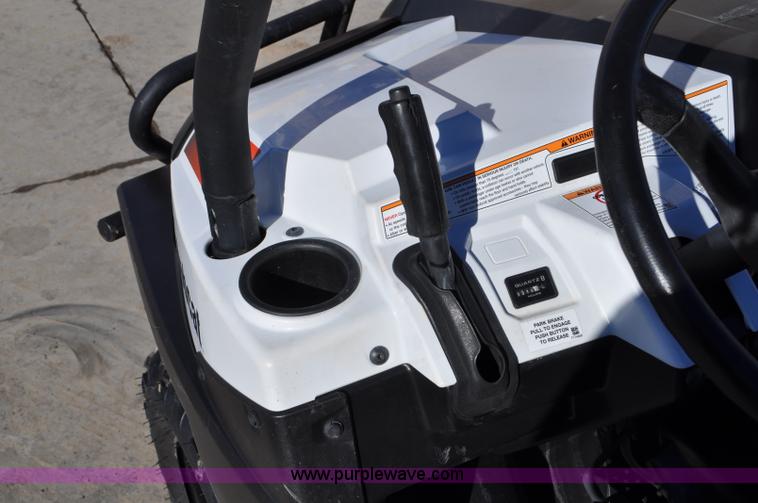 image for item G7060 2011 Bobcat 3400 utility vehicle