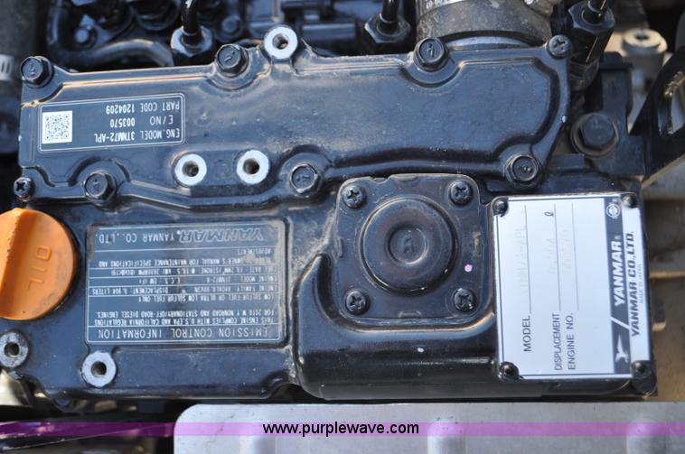 image for item G7060 2011 Bobcat 3400 utility vehicle