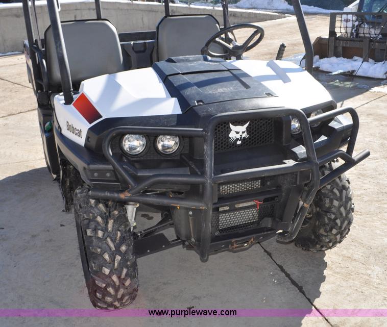 image for item G7060 2011 Bobcat 3400 utility vehicle