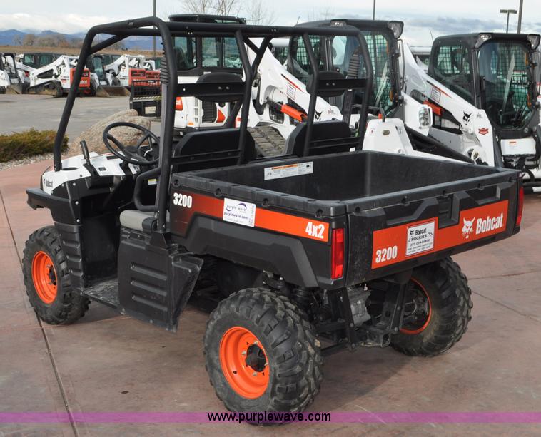 image for item G7076 2011 Bobcat 3200 utility vehicle