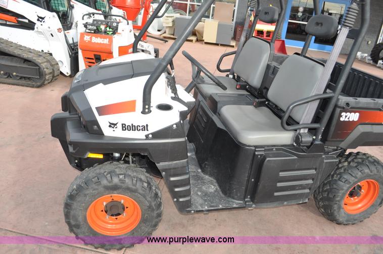 image for item G7076 2011 Bobcat 3200 utility vehicle