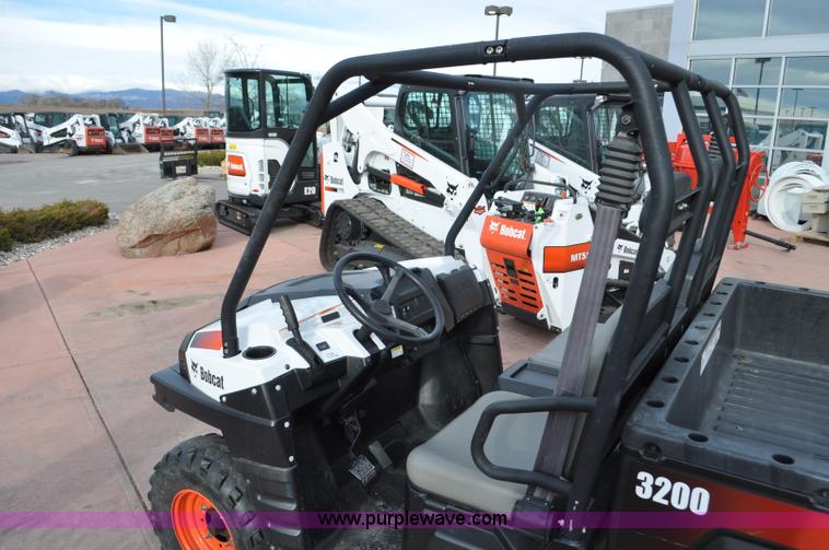 image for item G7076 2011 Bobcat 3200 utility vehicle