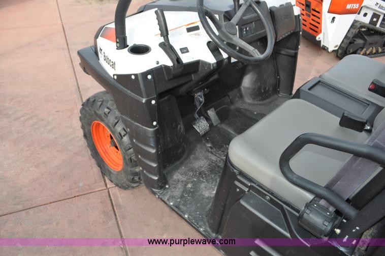 image for item G7076 2011 Bobcat 3200 utility vehicle