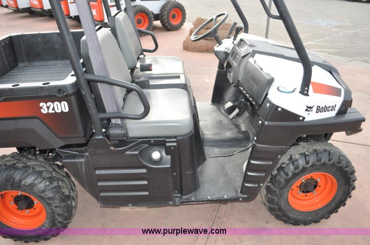 image for item G7076 2011 Bobcat 3200 utility vehicle