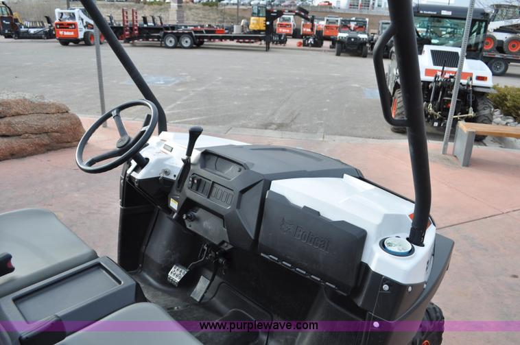 image for item G7076 2011 Bobcat 3200 utility vehicle