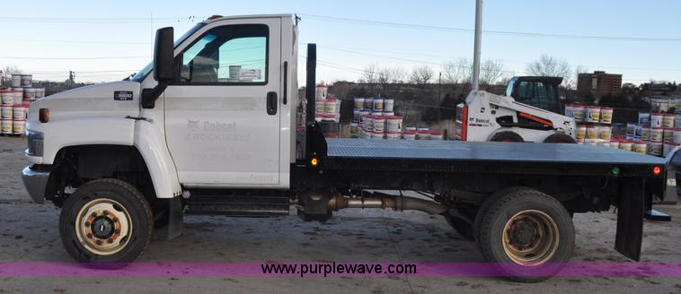 image for item G7079 2008 GMC C5500 flatbed truck