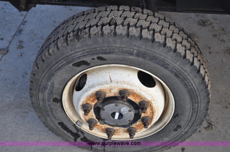 image for item G7079 2008 GMC C5500 flatbed truck