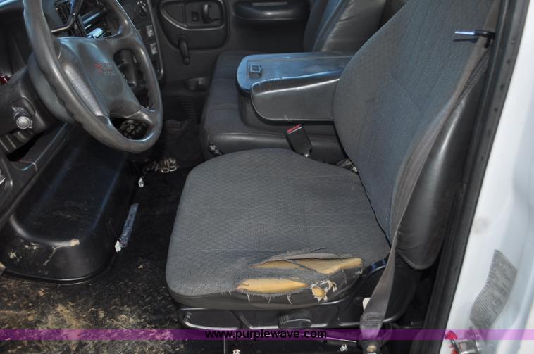 image for item G7079 2008 GMC C5500 flatbed truck