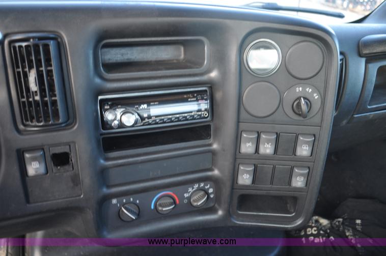 image for item G7079 2008 GMC C5500 flatbed truck