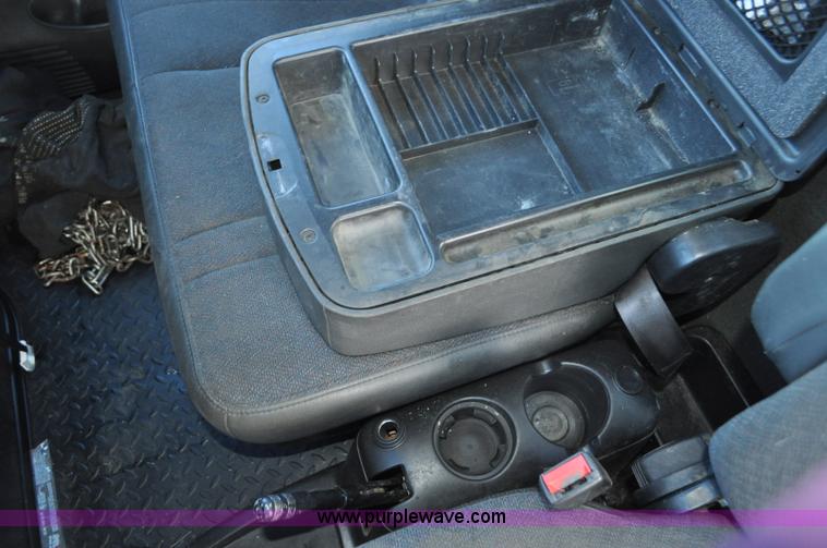 image for item G7079 2008 GMC C5500 flatbed truck