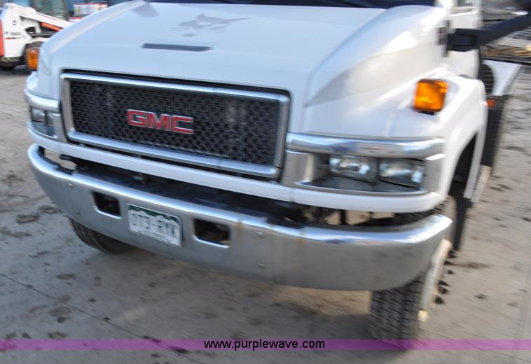 image for item G7079 2008 GMC C5500 flatbed truck