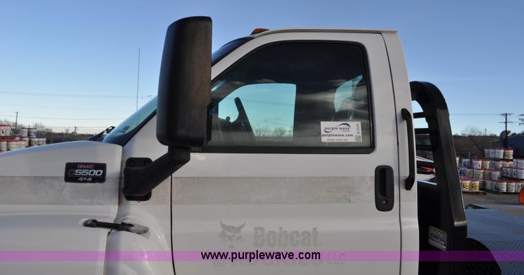 image for item G7079 2008 GMC C5500 flatbed truck