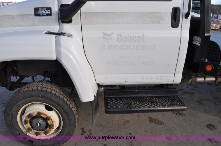 image for item G7079 2008 GMC C5500 flatbed truck