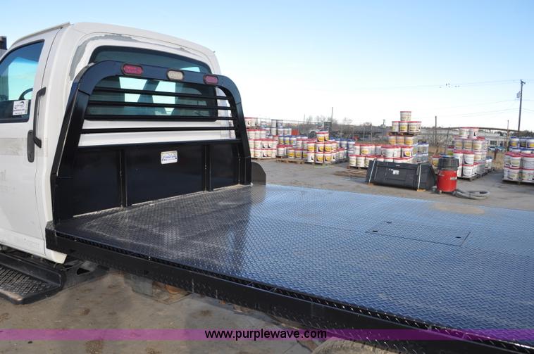 image for item G7079 2008 GMC C5500 flatbed truck
