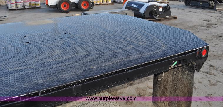 image for item G7079 2008 GMC C5500 flatbed truck