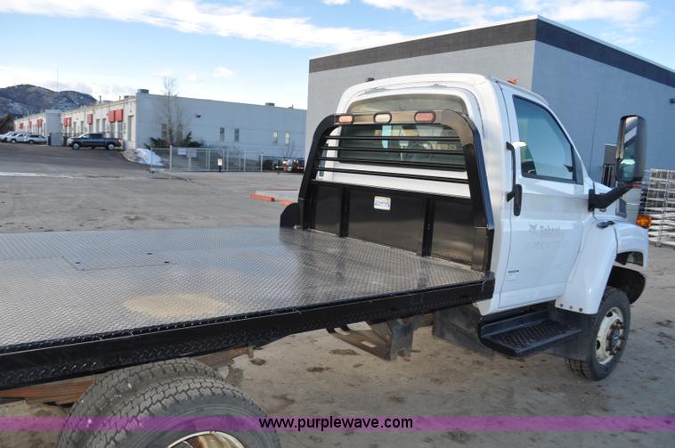 image for item G7079 2008 GMC C5500 flatbed truck