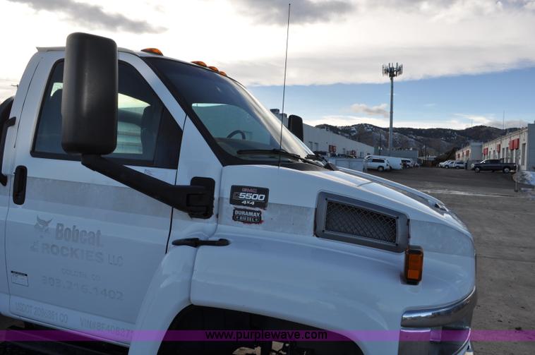 image for item G7079 2008 GMC C5500 flatbed truck