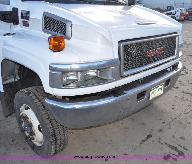 image for item G7079 2008 GMC C5500 flatbed truck