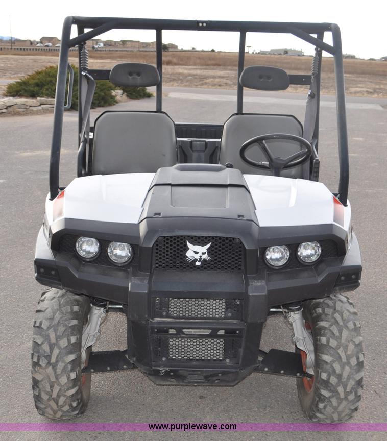 image for item G7085 2011 Bobcat 3200 utility vehicle