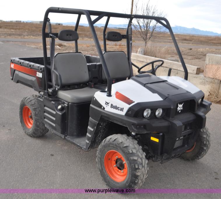 image for item G7085 2011 Bobcat 3200 utility vehicle