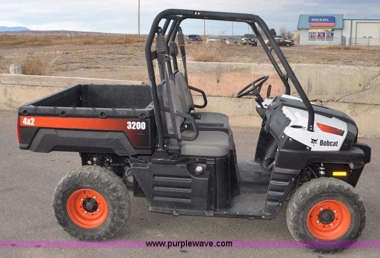image for item G7085 2011 Bobcat 3200 utility vehicle