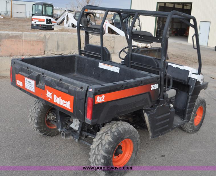 image for item G7085 2011 Bobcat 3200 utility vehicle