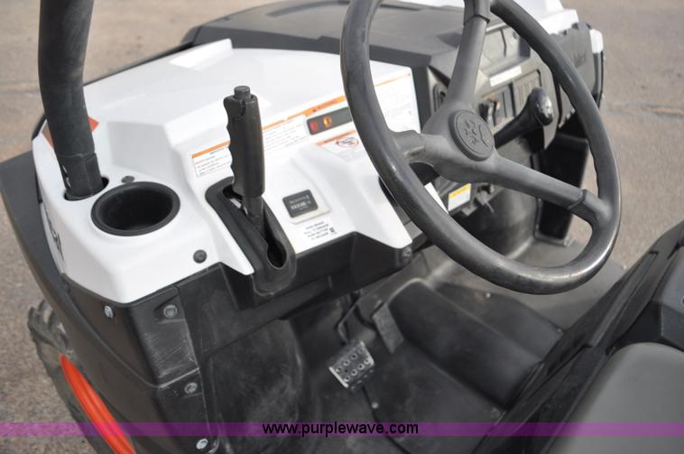 image for item G7085 2011 Bobcat 3200 utility vehicle
