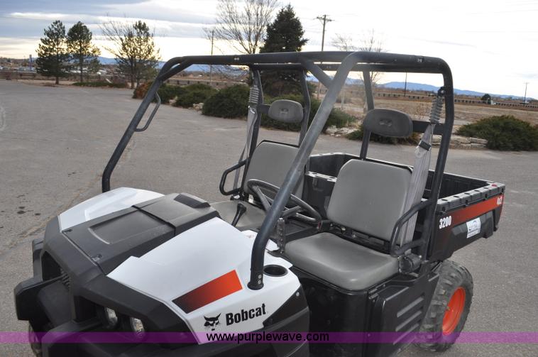 image for item G7085 2011 Bobcat 3200 utility vehicle