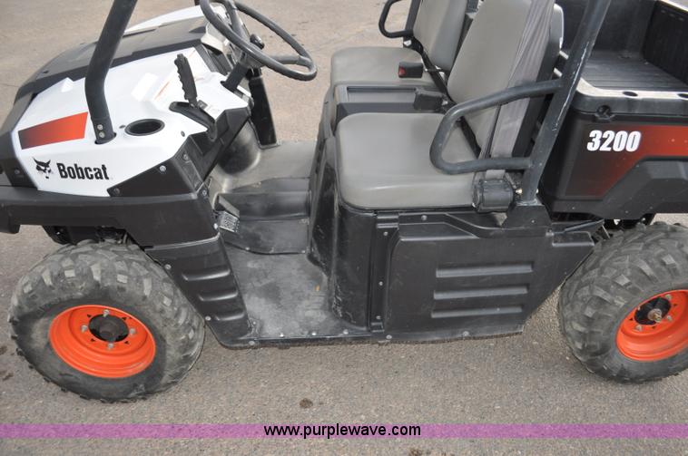 image for item G7085 2011 Bobcat 3200 utility vehicle