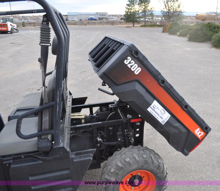 image for item G7085 2011 Bobcat 3200 utility vehicle