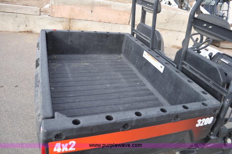 image for item G7085 2011 Bobcat 3200 utility vehicle