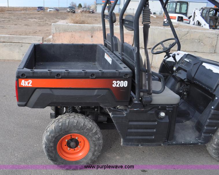 image for item G7085 2011 Bobcat 3200 utility vehicle