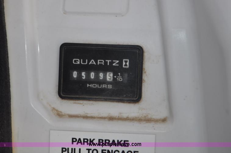 image for item G7085 2011 Bobcat 3200 utility vehicle