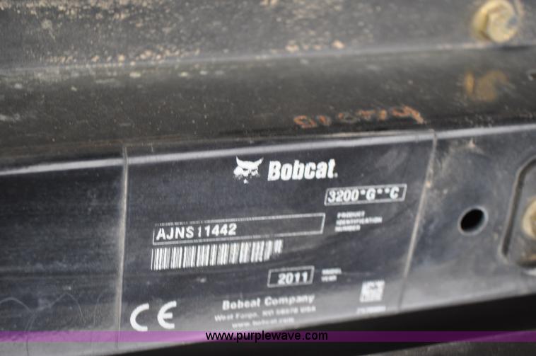 image for item G7085 2011 Bobcat 3200 utility vehicle